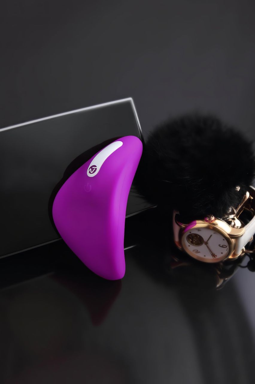 Nomi Tang - vízálló, akkus csikló vibrátor (viola)