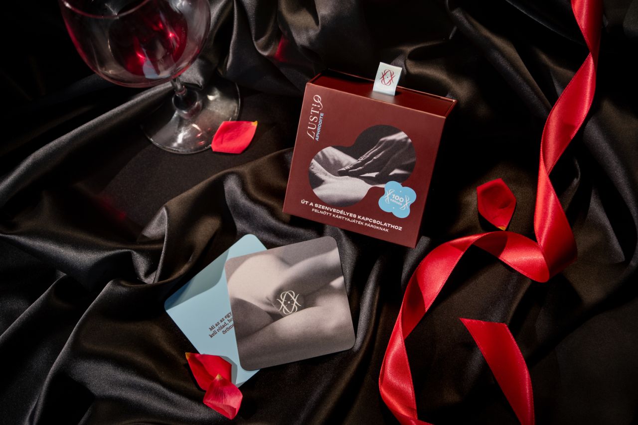 Lustiq - vágyfokozó csokoládé és kártyajáték díszcsomag